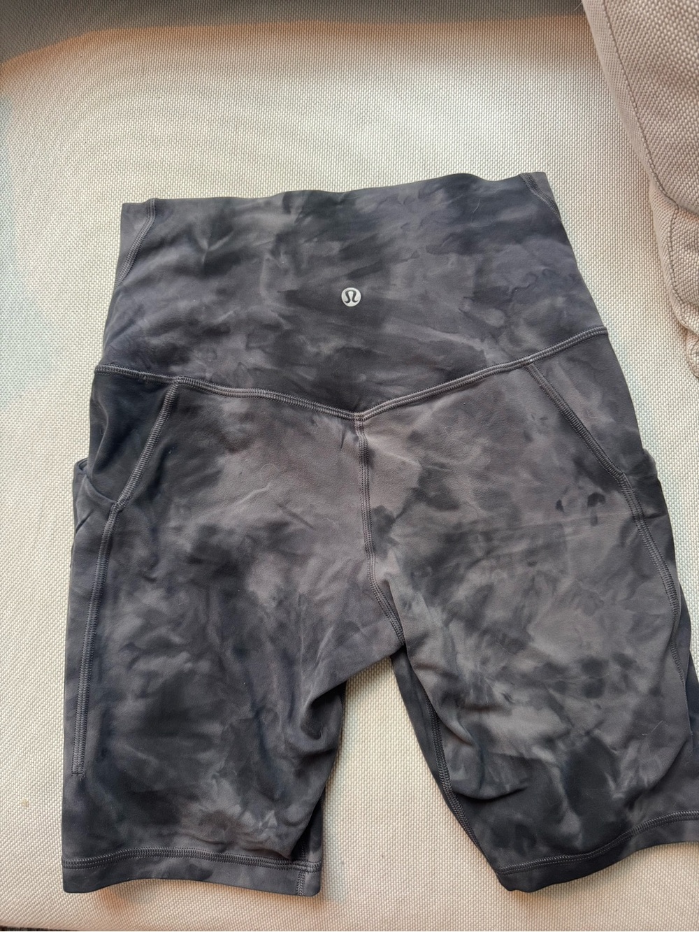 Lululemon High-Rise Tie-Dye biker Shorts - Black Gray